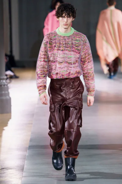Look 37
